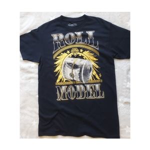 Shirts happen roll model T-shirt